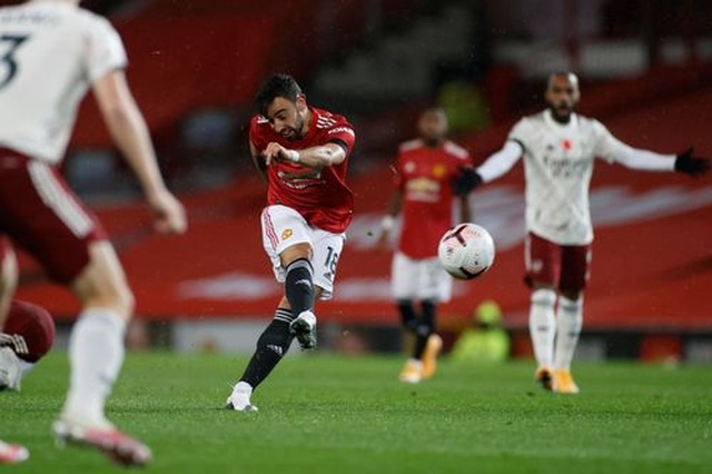 Manchester United 0-1 Arsenal: Penalty Paul Pogba - 8