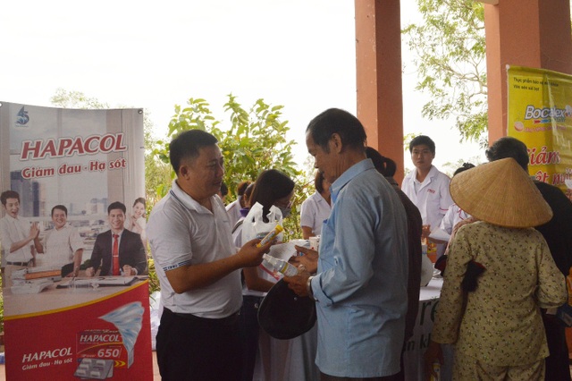Dược Hậu Giang chung tay ủng hộ đồng bào miền Trung khắc phục hậu quả thiên tai - 2 Dược Hậu Giang chung tay ủng hộ đồng bào miền Trung khắc phục hậu quả thiên tai - 2