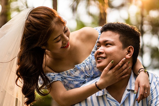 Thiệp cưới nhìn như trang thương mại điện tử đang “sốt” trên mạng xã hội - 2 Thiệp cưới nhìn như trang thương mại điện tử đang “sốt” trên mạng xã hội - 2