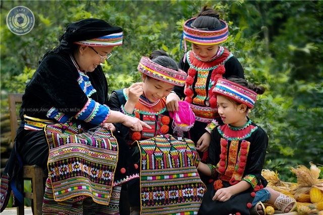 Vẻ đẹp đất và người vùng Tây bắc qua cuộc thi ảnh nghệ thuật - 15 Vẻ đẹp đất và người vùng Tây bắc qua cuộc thi ảnh nghệ thuật - 15