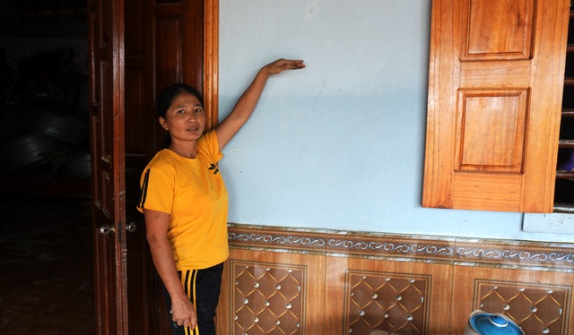 Ký ức kinh hoàng của người đàn ông “đẩy vợ con qua tường rào chạy lũ - 4 Ký ức kinh hoàng của người đàn ông “đẩy vợ con qua tường rào chạy lũ - 4