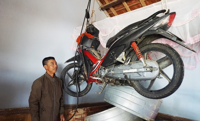 Ký ức kinh hoàng của người đàn ông “đẩy vợ con qua tường rào chạy lũ - 3 Ký ức kinh hoàng của người đàn ông “đẩy vợ con qua tường rào chạy lũ - 3