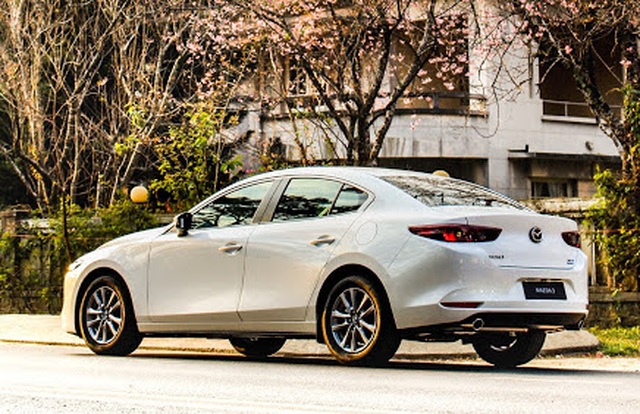 Mua Mazda3 hay Kia Cerato với 650 triệu đồng để đi ngoại giao, công việc? - 1 Mua Mazda3 hay Kia Cerato với 650 triệu đồng để đi ngoại giao, công việc? - 1