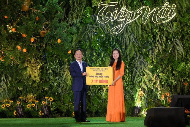 Bầu Hiển quyên góp, kêu gọi ủng hộ miền Trung gần 30 tỷ đồng - 1 Bầu Hiển quyên góp, kêu gọi ủng hộ miền Trung gần 30 tỷ đồng - 1
