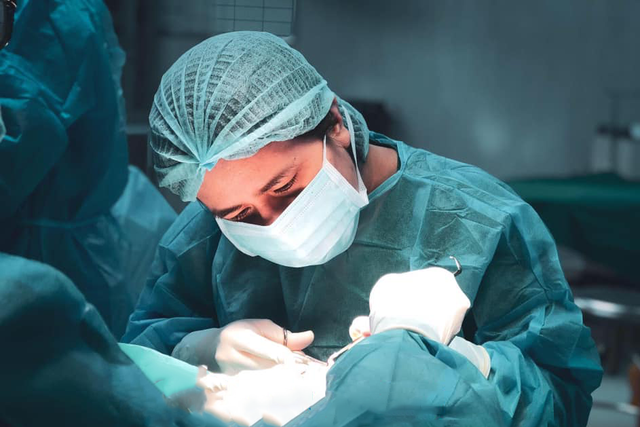 Đằng sau những mũi dao phẫu thuật tạo hình làm thay đổi số phận người bệnh - 2 Đằng sau những mũi dao phẫu thuật tạo hình làm thay đổi số phận người bệnh - 2