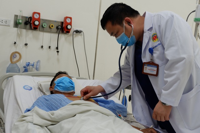 Hà Nội: Nam tài xế 20 năm nghiện thuốc bị nhồi máu cơ tim ngay trên đường - 3 Hà Nội: Nam tài xế 20 năm nghiện thuốc bị nhồi máu cơ tim ngay trên đường - 3