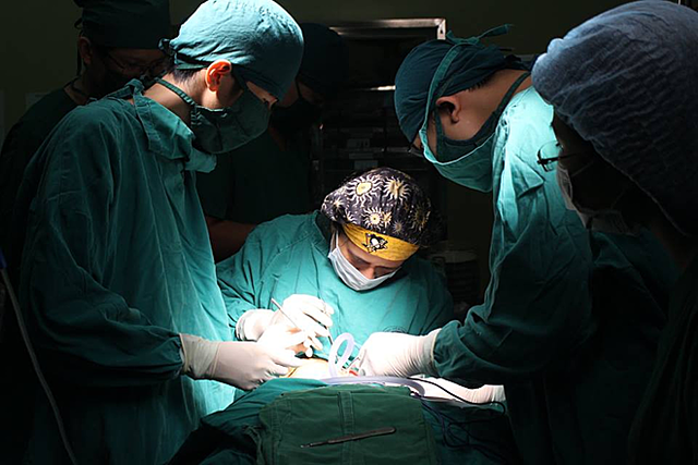 Đằng sau những mũi dao phẫu thuật tạo hình làm thay đổi số phận người bệnh - 3 Đằng sau những mũi dao phẫu thuật tạo hình làm thay đổi số phận người bệnh - 3