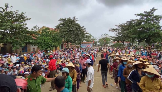 Công Vinh lo lắng nhưng vẫn trách Thủy Tiên vì lo chuyện thiên hạ - 6 Công Vinh lo lắng nhưng vẫn trách Thủy Tiên vì lo chuyện thiên hạ - 6