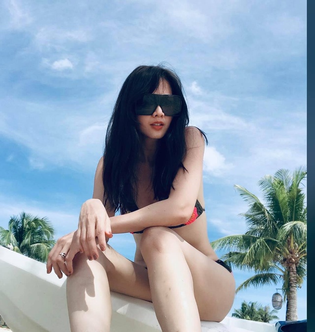“Gái một con” Anh Thư diện bikini phô đường cong nóng bỏng - 1 “Gái một con” Anh Thư diện bikini phô đường cong nóng bỏng - 1