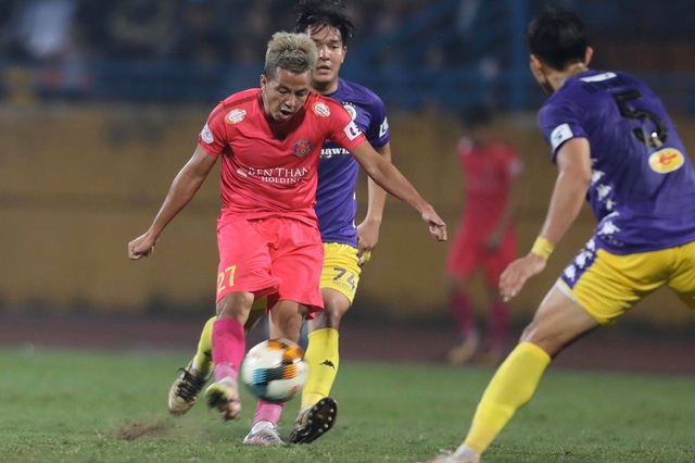 Hà Nội FC 4-2 Sài Gòn FC: Mưa bàn thắng ở Hàng Đẫy - 3 Hà Nội FC 4-2 Sài Gòn FC: Mưa bàn thắng ở Hàng Đẫy - 3