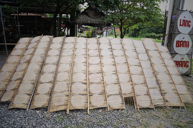 Làm giàu từ nghề bánh tráng truyền thống ở Sài Gòn - 8 Làm giàu từ nghề bánh tráng truyền thống ở Sài Gòn - 8