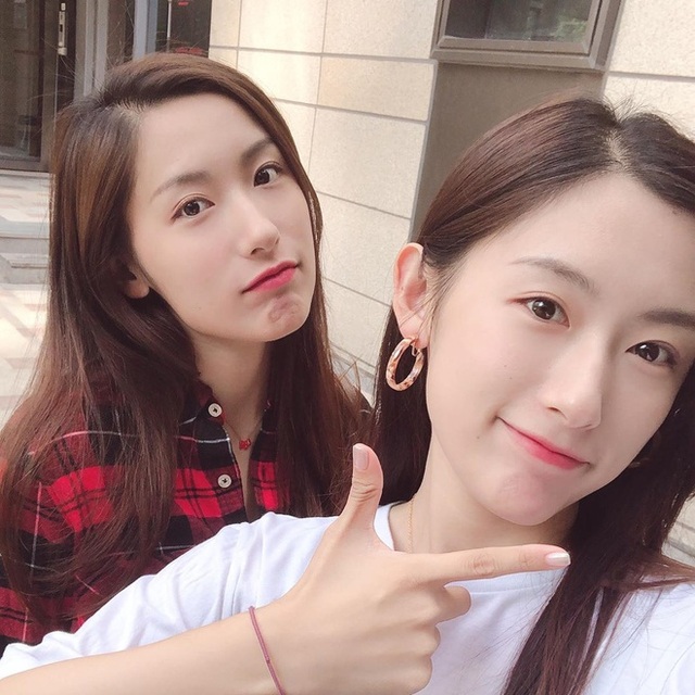 Cặp song sinh xinh đẹp nổi tiếng Trung Quốc tốt nghiệp Harvard giờ ra sao? - 7 Cặp song sinh xinh đẹp nổi tiếng Trung Quốc tốt nghiệp Harvard giờ ra sao? - 7