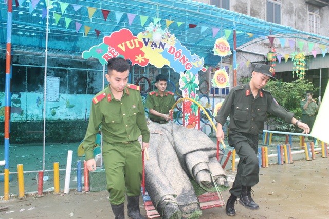 Ngành Giáo dục Nghệ An thiệt hại hơn 15 tỷ đồng do mưa lũ - 8 Ngành Giáo dục Nghệ An thiệt hại hơn 15 tỷ đồng do mưa lũ - 8
