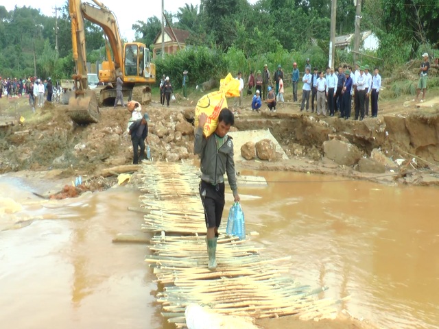 Hạ tầng giao thông Quảng Trị thiệt hại hơn 300 tỷ đồng vì mưa lũ - 3 Hạ tầng giao thông Quảng Trị thiệt hại hơn 300 tỷ đồng vì mưa lũ - 3