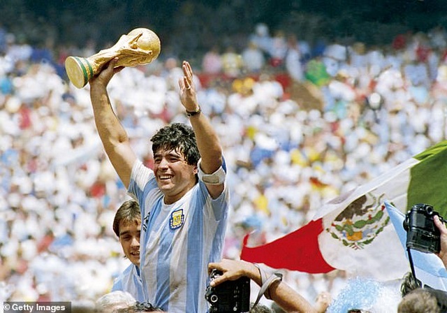 Huyền thoại Maradona nguy kịch vì tụ máu màng não - 2