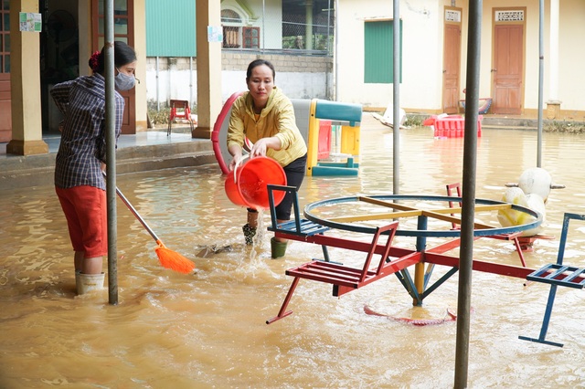 Ngành Giáo dục Nghệ An thiệt hại hơn 15 tỷ đồng do mưa lũ - 2 Ngành Giáo dục Nghệ An thiệt hại hơn 15 tỷ đồng do mưa lũ - 2