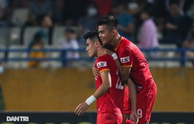 Nguyễn Tiến Linh: Thấp thoáng hình bóng Anh Đức phiên bản 2 - 3 Nguyễn Tiến Linh: Thấp thoáng hình bóng Anh Đức phiên bản 2 - 3