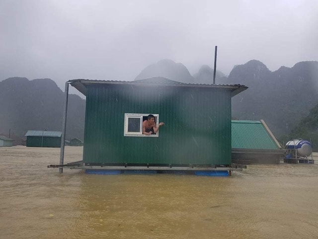 Traveloka hướng về miền Trung với chương trình “Mái nhà trên cao, gửi trao miền lũ” - 4 Traveloka hướng về miền Trung với chương trình “Mái nhà trên cao, gửi trao miền lũ” - 4