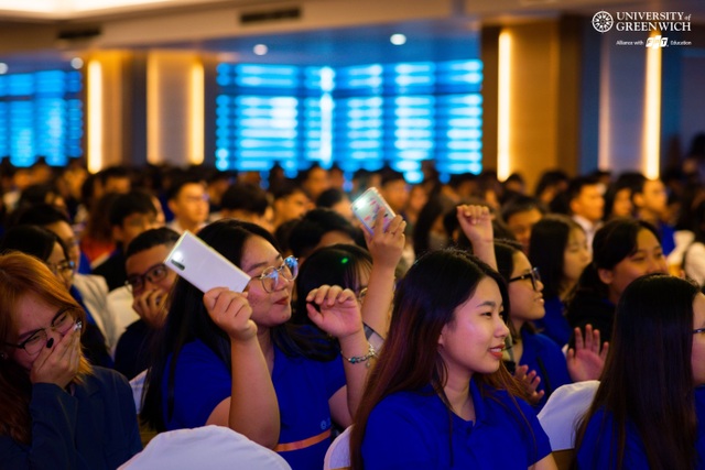500 sinh viên Đà Nẵng được “tiếp lửa” ước mơ từ CEO FPT - 2 500 sinh viên Đà Nẵng được “tiếp lửa” ước mơ từ CEO FPT - 2