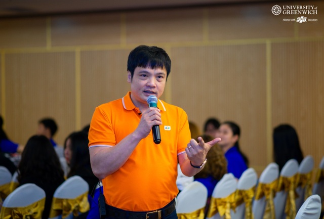 500 sinh viên Đà Nẵng được “tiếp lửa” ước mơ từ CEO FPT - 4 500 sinh viên Đà Nẵng được “tiếp lửa” ước mơ từ CEO FPT - 4