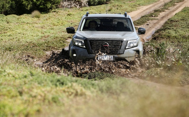 Nissan Navara 2021 xuất kích, sẵn sàng đấu với Ford Ranger - 17