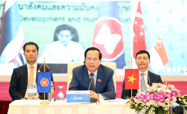 Bộ trưởng các nước ASEAN đồng thuận đối với 12 văn kiện, tuyên bố - 1 Bộ trưởng các nước ASEAN đồng thuận đối với 12 văn kiện, tuyên bố - 1