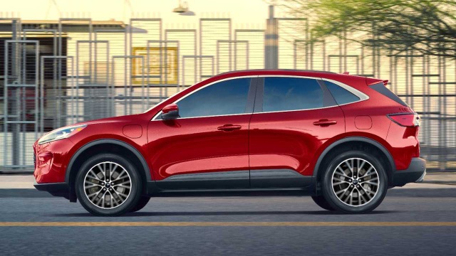 Hoãn sản xuất xe Ford Escape PHEV để khắc phục lỗi pin - 2 Hoãn sản xuất xe Ford Escape PHEV để khắc phục lỗi pin - 2