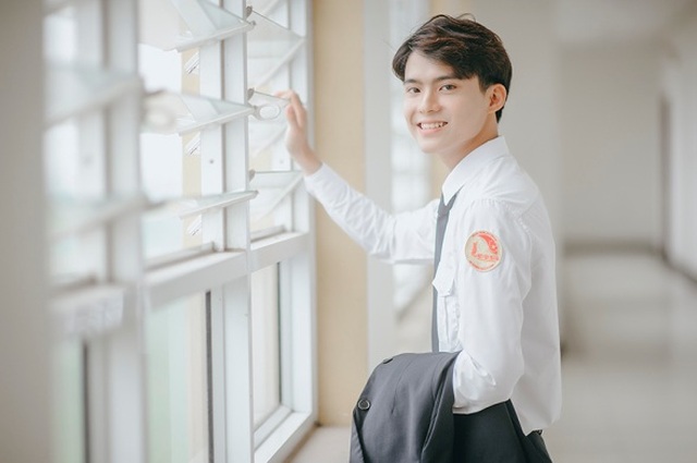 Hot boy Học viện Tòa án điển trai trong ảnh kỷ yếu chia tay giảng đường - 5 Hot boy Học viện Tòa án điển trai trong ảnh kỷ yếu chia tay giảng đường - 5