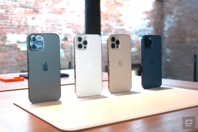 Cận cảnh bộ đôi iPhone 12 mini và 12 Pro Max - Khác biệt lớn về kích cỡ - 11 Cận cảnh bộ đôi iPhone 12 mini và 12 Pro Max - Khác biệt lớn về kích cỡ - 11