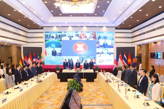 Bộ trưởng các nước ASEAN đồng thuận đối với 12 văn kiện, tuyên bố - 2 Bộ trưởng các nước ASEAN đồng thuận đối với 12 văn kiện, tuyên bố - 2