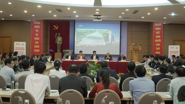 Đại biểu Quốc hội nêu 3 vấn đề để làm đường cao tốc cho tỉnh nghèo - 1 Đại biểu Quốc hội nêu 3 vấn đề để làm đường cao tốc cho tỉnh nghèo - 1