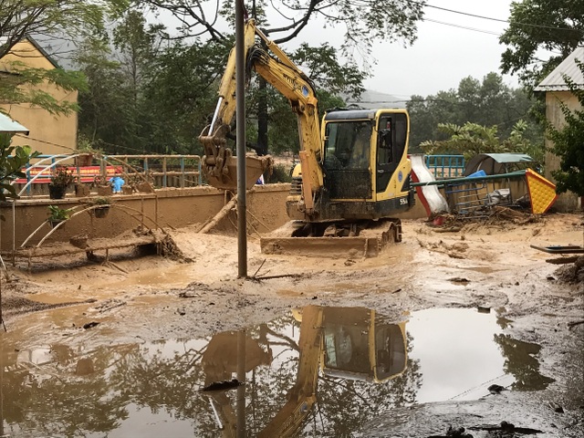 Gần 300 đoàn viên, thanh niên hỗ trợ xã miền núi “vực dậy” sau lũ - 1 Gần 300 đoàn viên, thanh niên hỗ trợ xã miền núi “vực dậy” sau lũ - 1