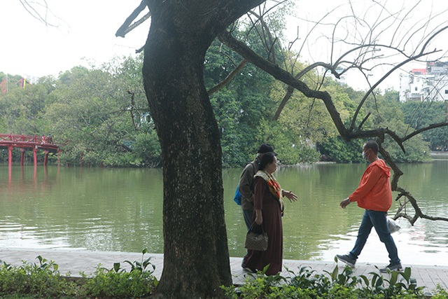 Hà Nội: Những “khối vàng lộ thiên” ven Hồ Gươm - 3 Hà Nội: Những “khối vàng lộ thiên” ven Hồ Gươm - 3