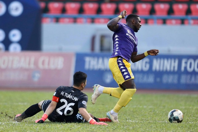 Thắng đậm Than Quảng Ninh, CLB Hà Nội về nhì tại V-League 2020 - 18 Thắng đậm Than Quảng Ninh, CLB Hà Nội về nhì tại V-League 2020 - 18