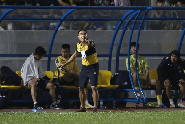 Thắng đậm Than Quảng Ninh, CLB Hà Nội về nhì tại V-League 2020 - 9 Thắng đậm Than Quảng Ninh, CLB Hà Nội về nhì tại V-League 2020 - 9