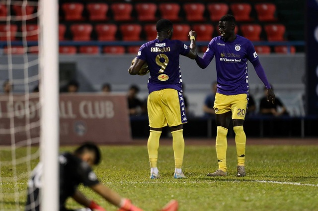 Thắng đậm Than Quảng Ninh, CLB Hà Nội về nhì tại V-League 2020 - 6 Thắng đậm Than Quảng Ninh, CLB Hà Nội về nhì tại V-League 2020 - 6