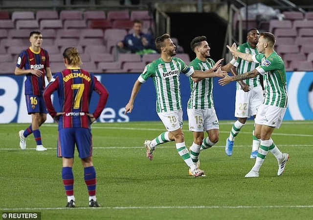 Messi lập cú đúp, Barcelona thắng đậm Real Betis - 10 Messi lập cú đúp, Barcelona thắng đậm Real Betis - 10