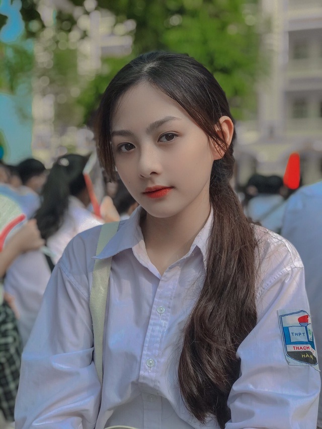 Những “nữ thần đồng phục” 10X xinh đẹp như hoa - 1 Những “nữ thần đồng phục” 10X xinh đẹp như hoa - 1