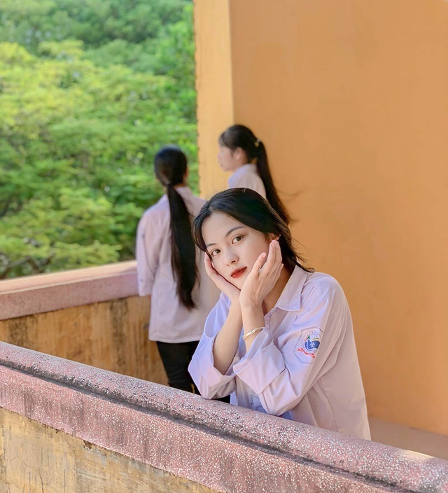 Những “nữ thần đồng phục” 10X xinh đẹp như hoa - 3 Những “nữ thần đồng phục” 10X xinh đẹp như hoa - 3