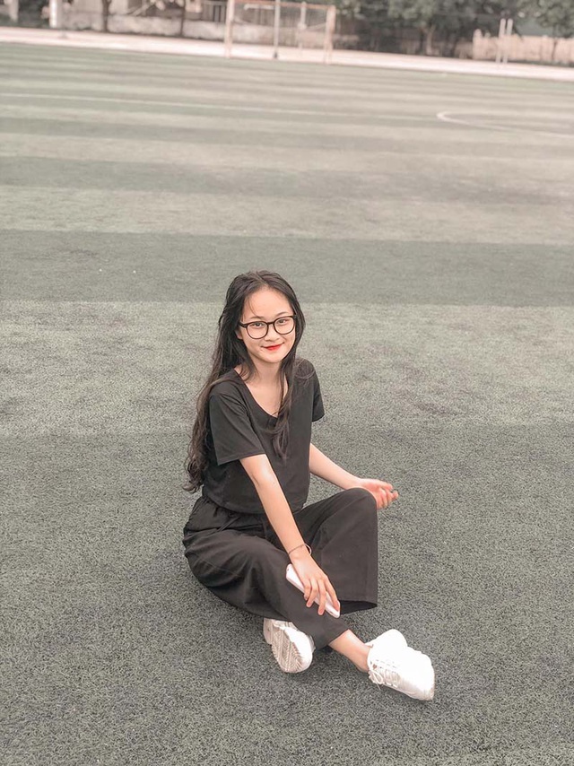Những “nữ thần đồng phục” 10X xinh đẹp như hoa - 6 Những “nữ thần đồng phục” 10X xinh đẹp như hoa - 6