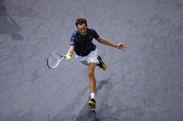 Daniil Medvedev giành cúp vô địch tại Paris Masters 2020 - 3 Daniil Medvedev giành cúp vô địch tại Paris Masters 2020 - 3