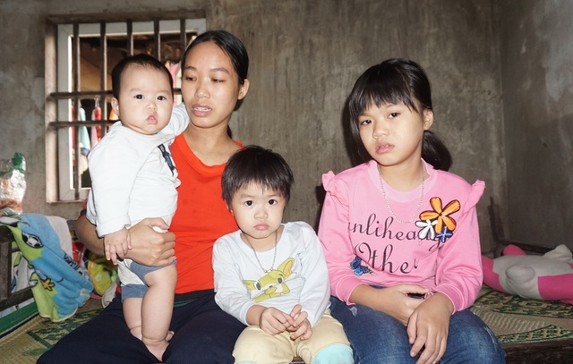 Người phụ nữ khẩn cầu sự giúp đỡ để các con không phải chịu cảnh mồ côi bố - 1 Người phụ nữ khẩn cầu sự giúp đỡ để các con không phải chịu cảnh mồ côi bố - 1