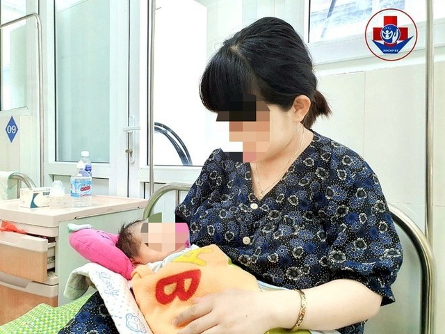 Phẫu thuật kịp thời cứu mẹ con sản phụ bị sa dây rốn - 1 Phẫu thuật kịp thời cứu mẹ con sản phụ bị sa dây rốn - 1