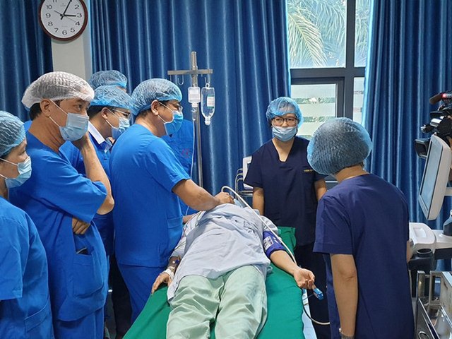 Trị khối u tuyến vú, tuyến giáp bằng công nghệ vi sóng - 1 Trị khối u tuyến vú, tuyến giáp bằng công nghệ vi sóng - 1