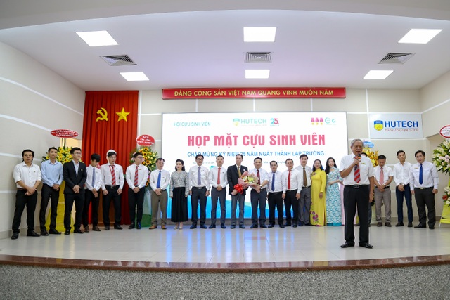 Hội Cựu sinh viên HUTECH quyên góp hơn 250 triệu đồng thiện nguyện trong ngày ra mắt - 1 Hội Cựu sinh viên HUTECH quyên góp hơn 250 triệu đồng thiện nguyện trong ngày ra mắt - 1