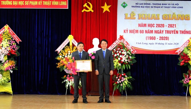 Trường ĐHSP Vĩnh Long phấn đấu là trung tâm đào tạo nhân lực chất lượng cao - 2 Trường ĐHSP Vĩnh Long phấn đấu là trung tâm đào tạo nhân lực chất lượng cao - 2