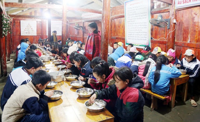 Lào Cai: Siết chặt quản lý các bếp ăn tập thể trường học - 1 Lào Cai: Siết chặt quản lý các bếp ăn tập thể trường học - 1