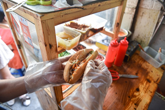 The secret of chili salt toast helps shop owners sell 500 pieces per day - 6 The secret of chili salt toast helps shop owners sell 500 pieces per day - 6