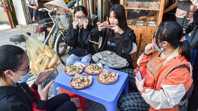 The secret of chili salt toast helps shop owners sell 500 pieces a day - 5 The secret of chili salt toast helps shop owners sell 500 pieces a day - 5