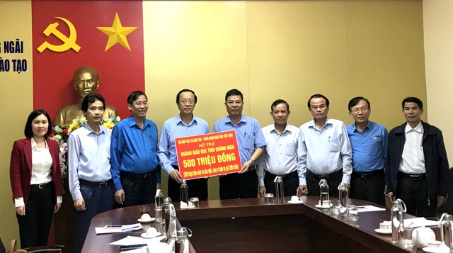 Lớp học tan hoang sau bão lũ, cần ưu tiên cho học sinh lớp 12 - 1 Lớp học tan hoang sau bão lũ, cần ưu tiên cho học sinh lớp 12 - 1